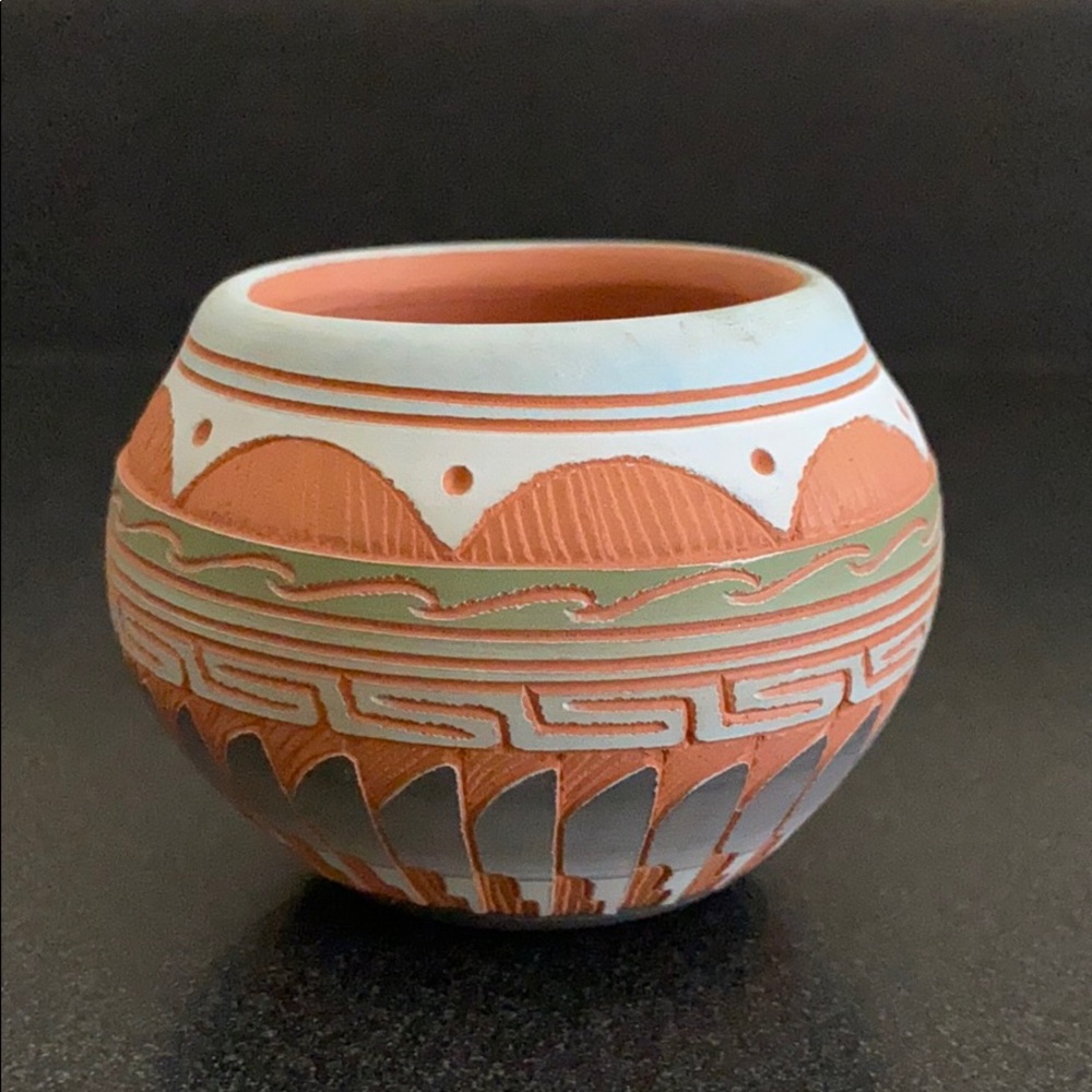 Vintage Hilda Whitegoat Navajo Clay Pot